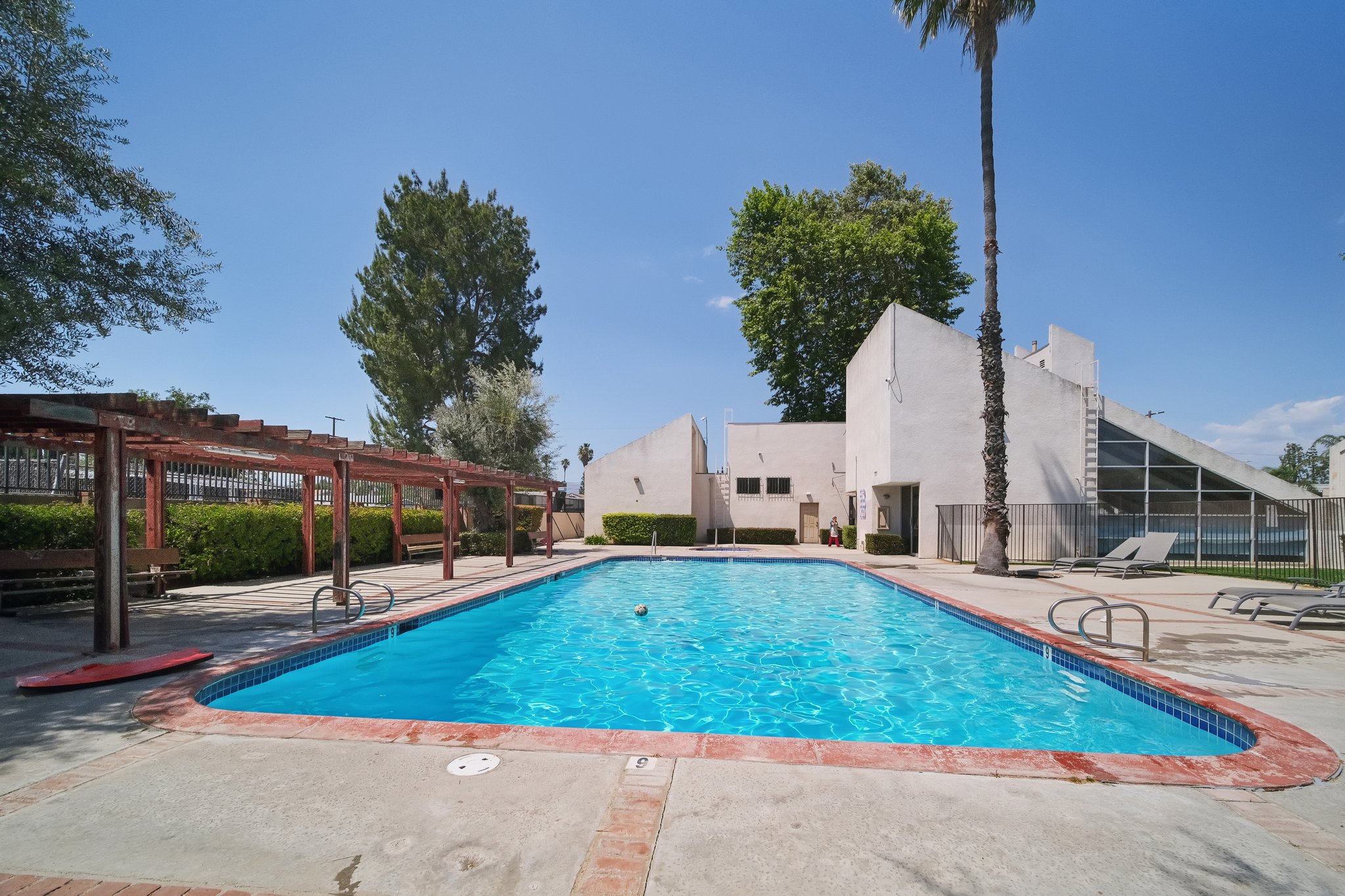 Reseda Blvd 73-060.jpg