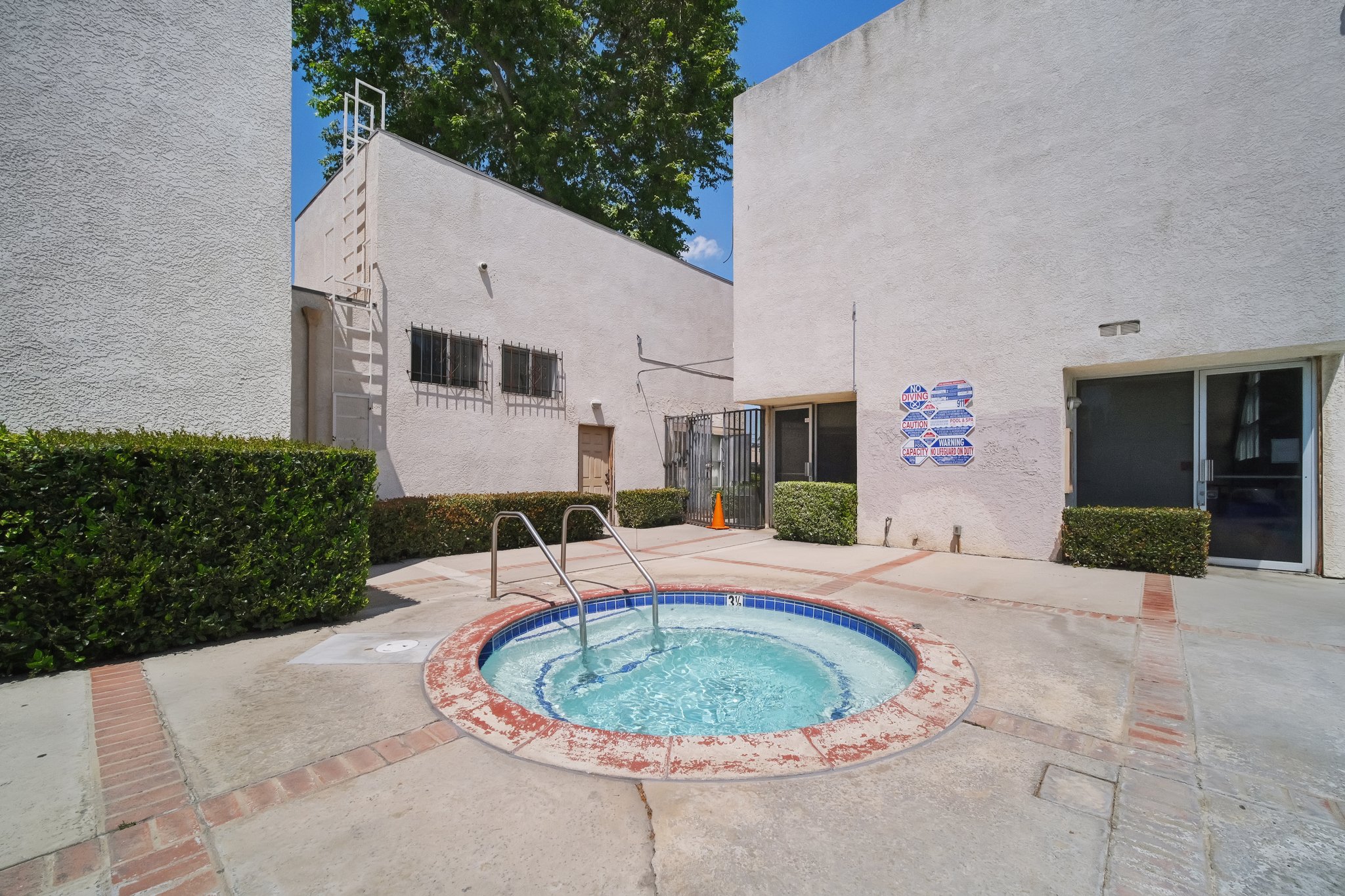 Reseda Blvd 73-062.jpg