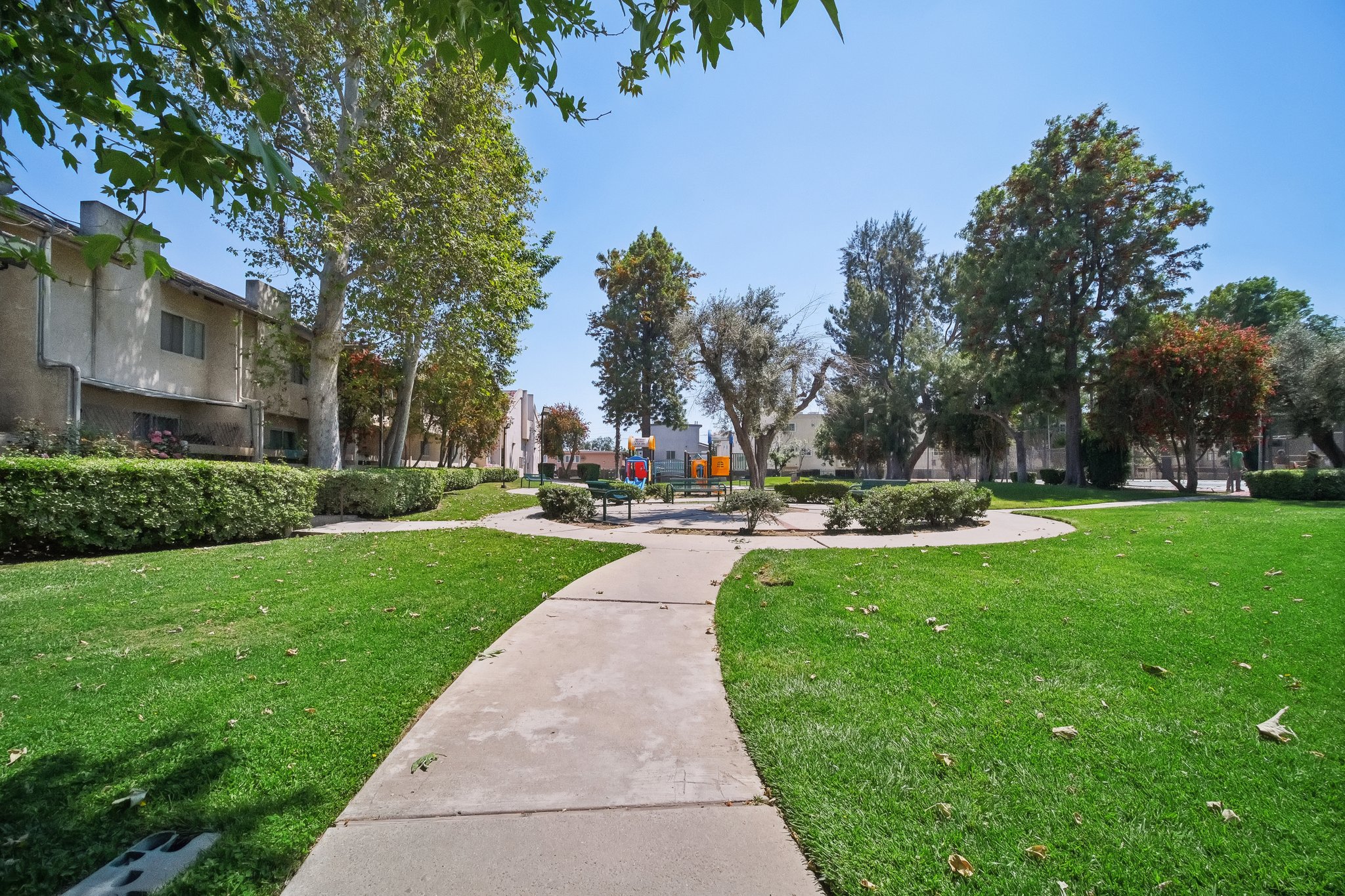 Reseda Blvd 73-066.jpg