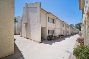 Reseda Blvd 73-002.jpg