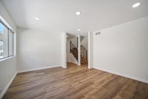 Reseda Blvd 73-007.jpg