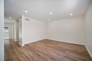 Reseda Blvd 73-009.jpg