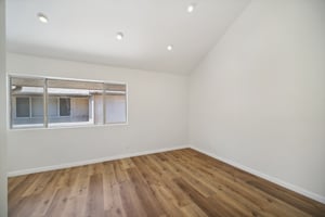Reseda Blvd 73-026.jpg