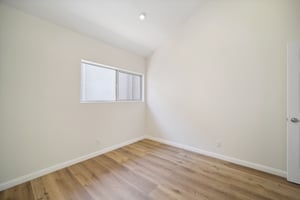 Reseda Blvd 73-049.jpg