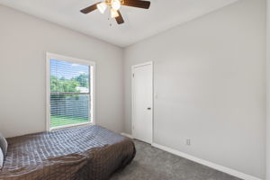 Bedroom Showing Closet