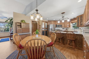 Kitchen/Breakfast Area