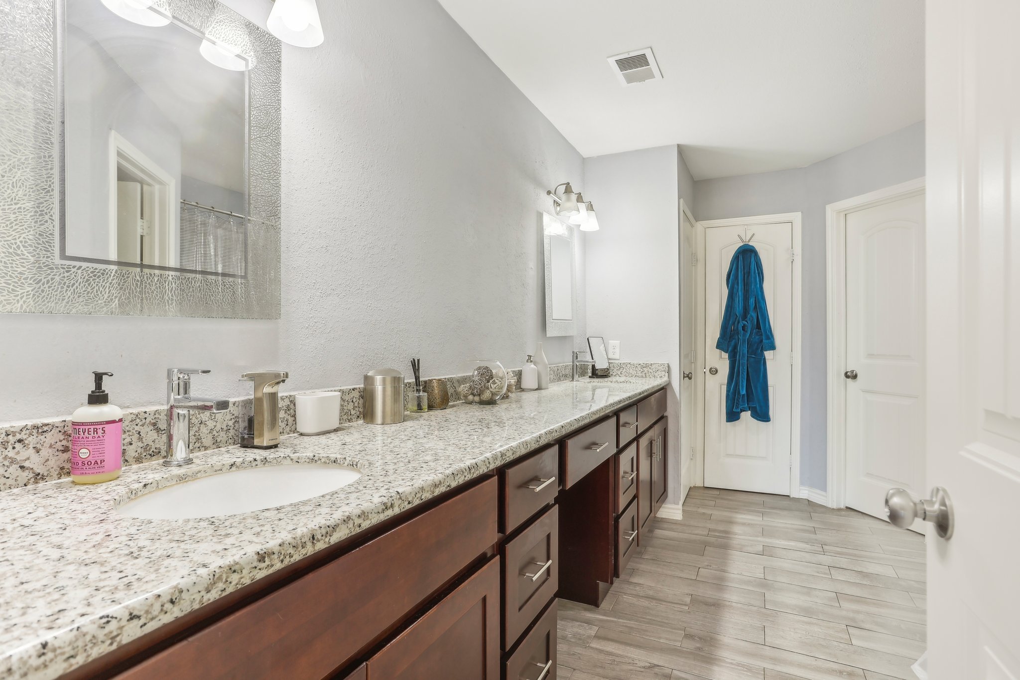 S Braeswood Blvd 51-025.jpg