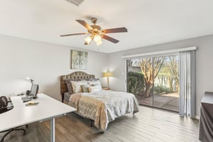 S Braeswood Blvd 51-022.jpg