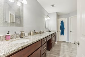 S Braeswood Blvd 51-025.jpg
