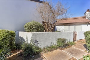 S Braeswood Blvd 51-031.jpg