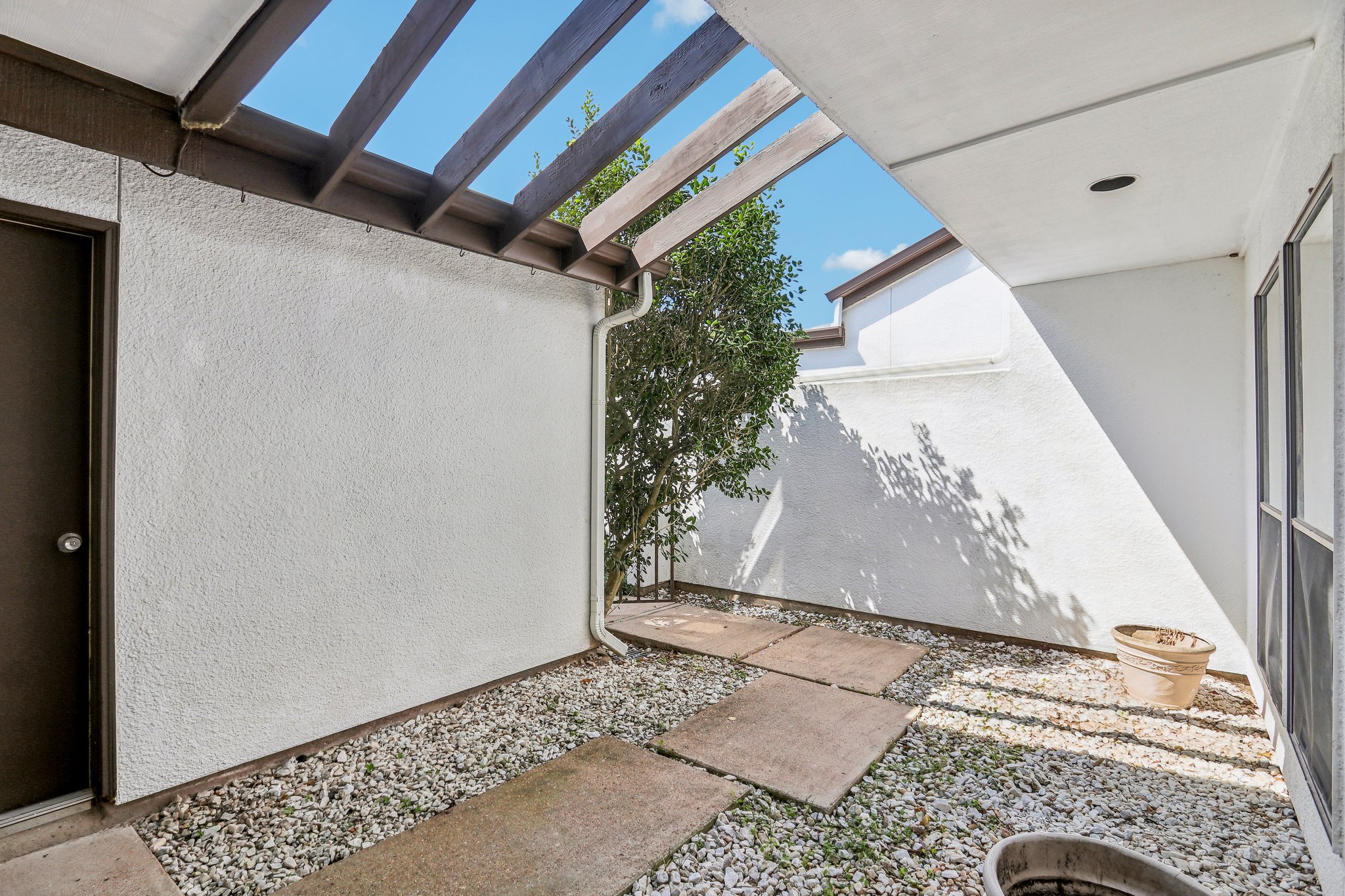 S Braeswood Blvd 56-003.jpg