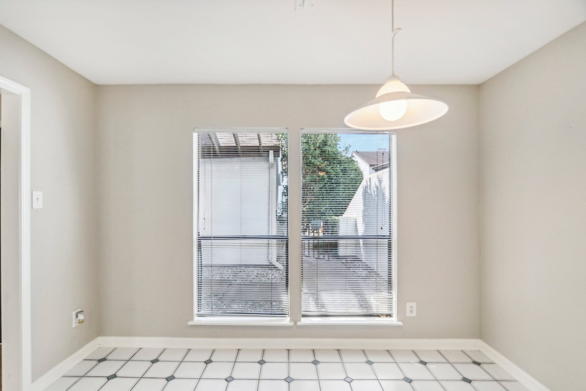 S Braeswood Blvd 56-017.jpg