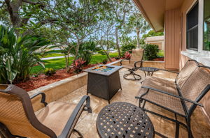 Travertine paved front patio