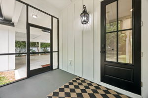 Screened-in Porch