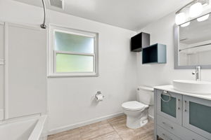 Bathroom1a