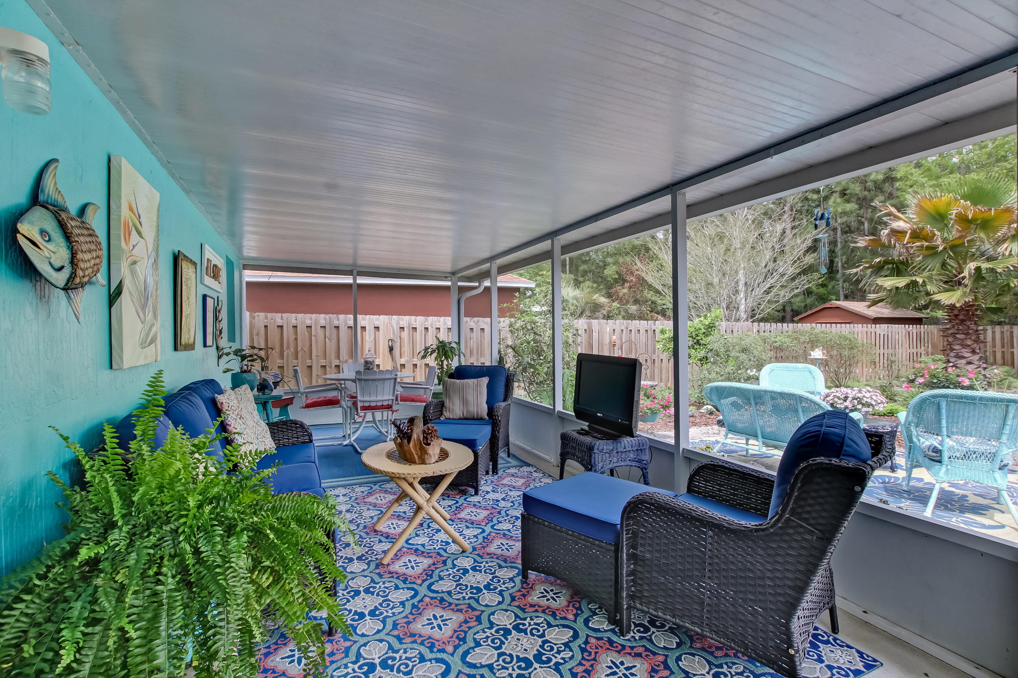 Screened-in Porch