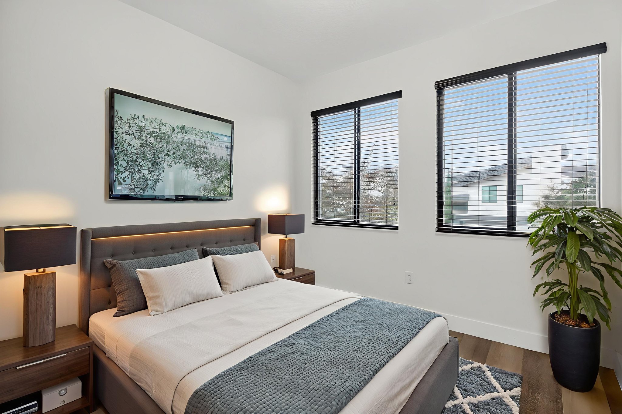 036_IMG_5626 virtually staged.jpeg