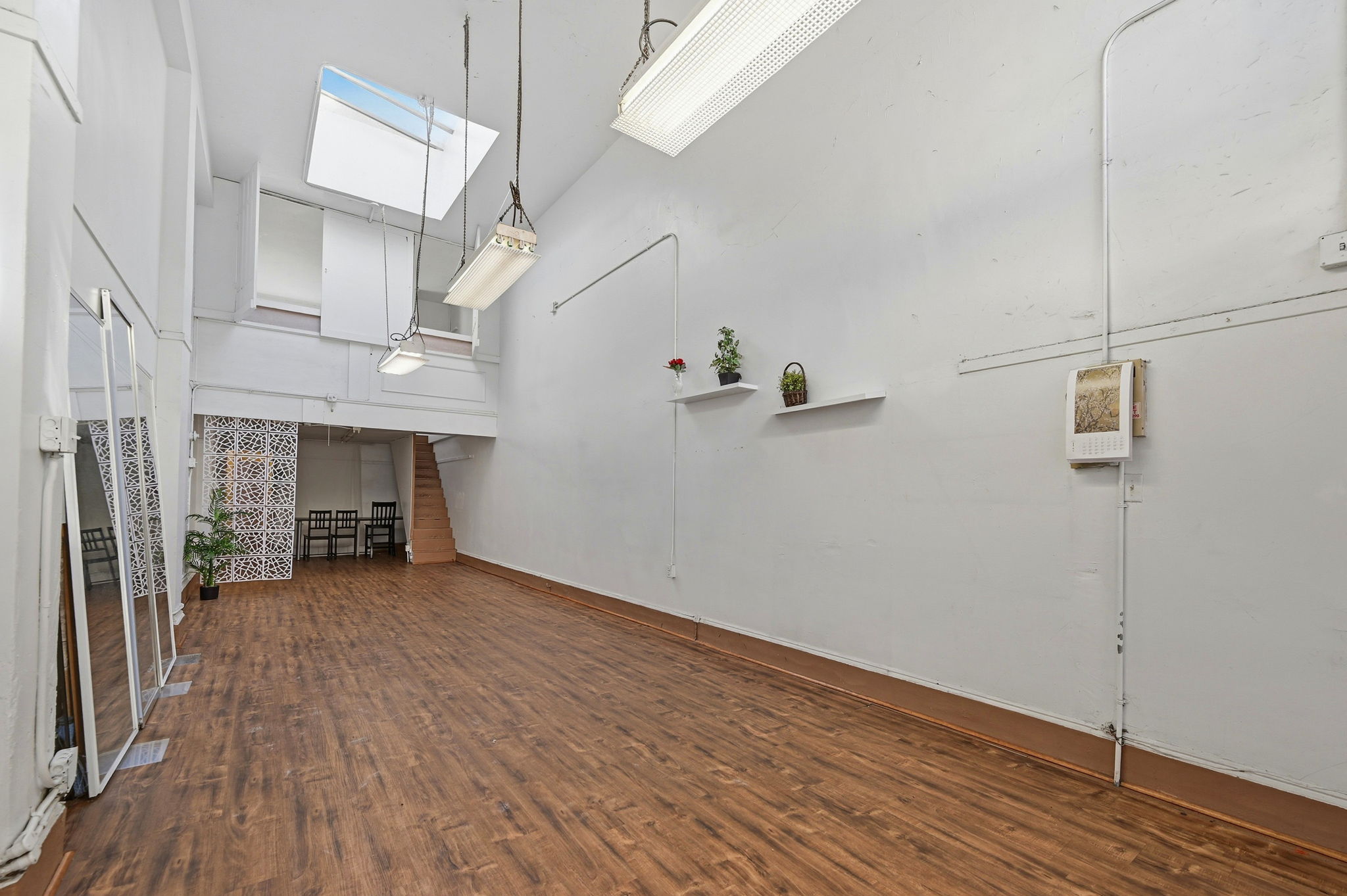 021_F8_767-771 Bush St San