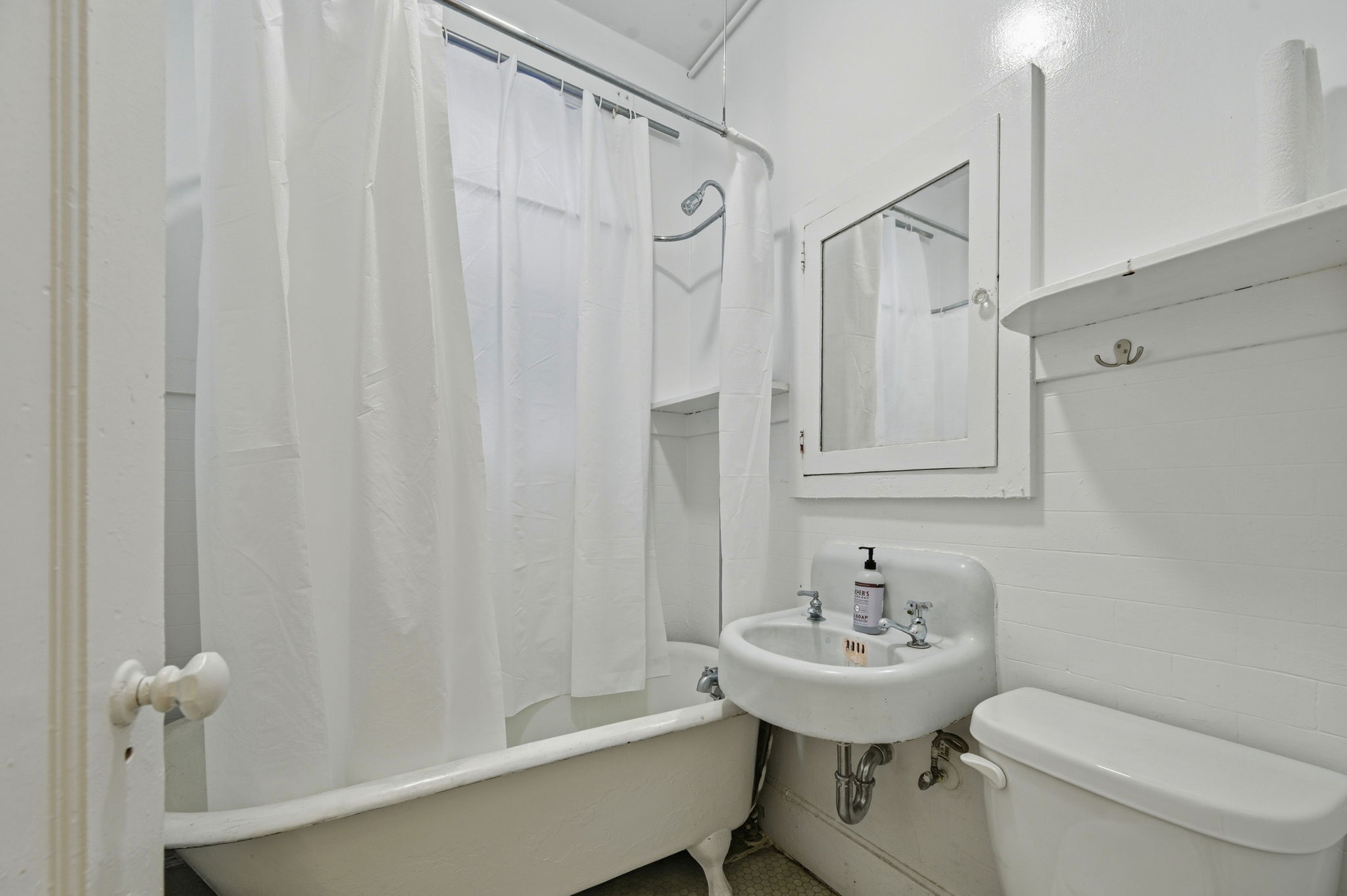 033_F8_767-771 Bush St San