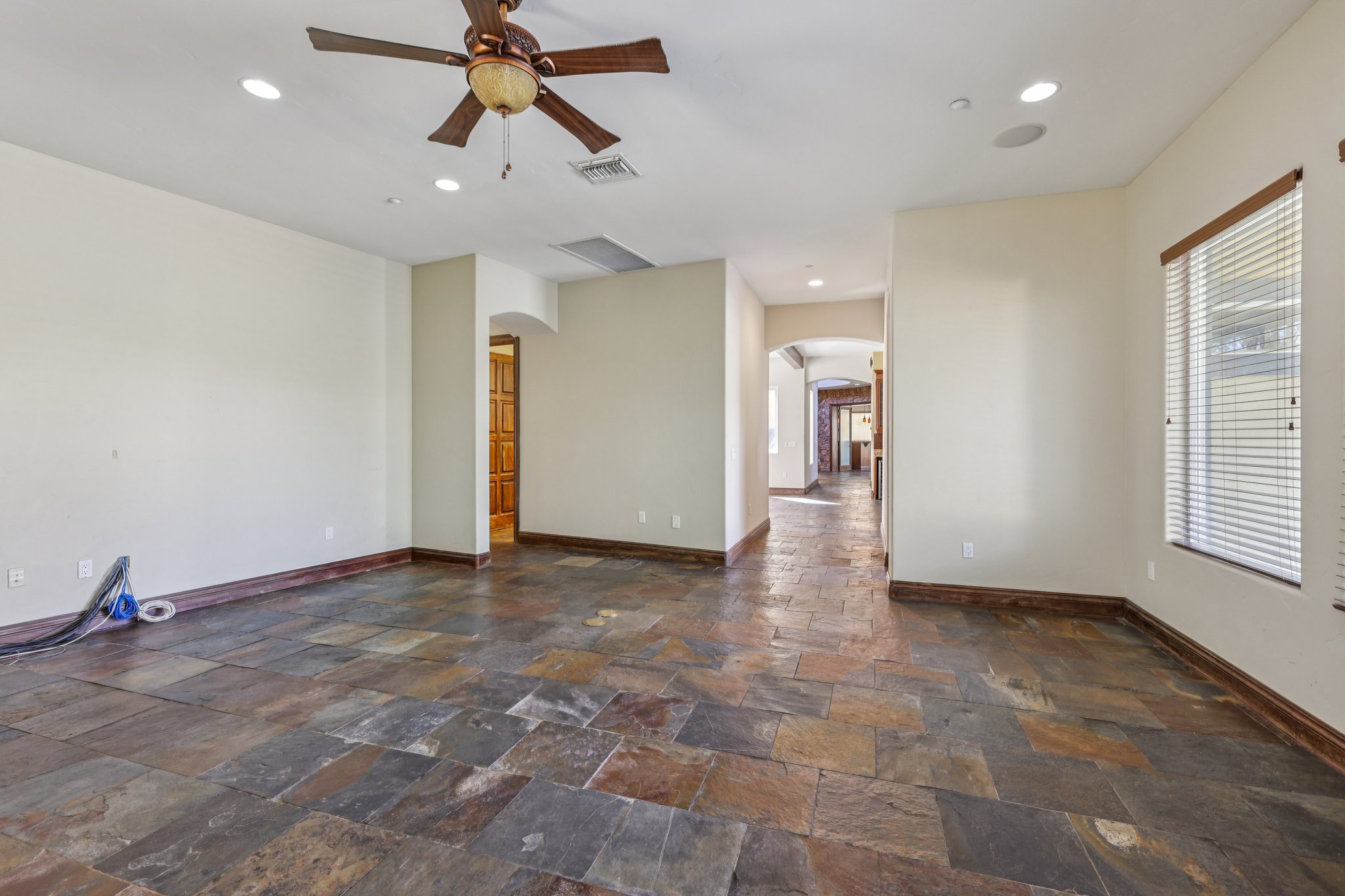 Dibasio Ct-S2603-025.jpg