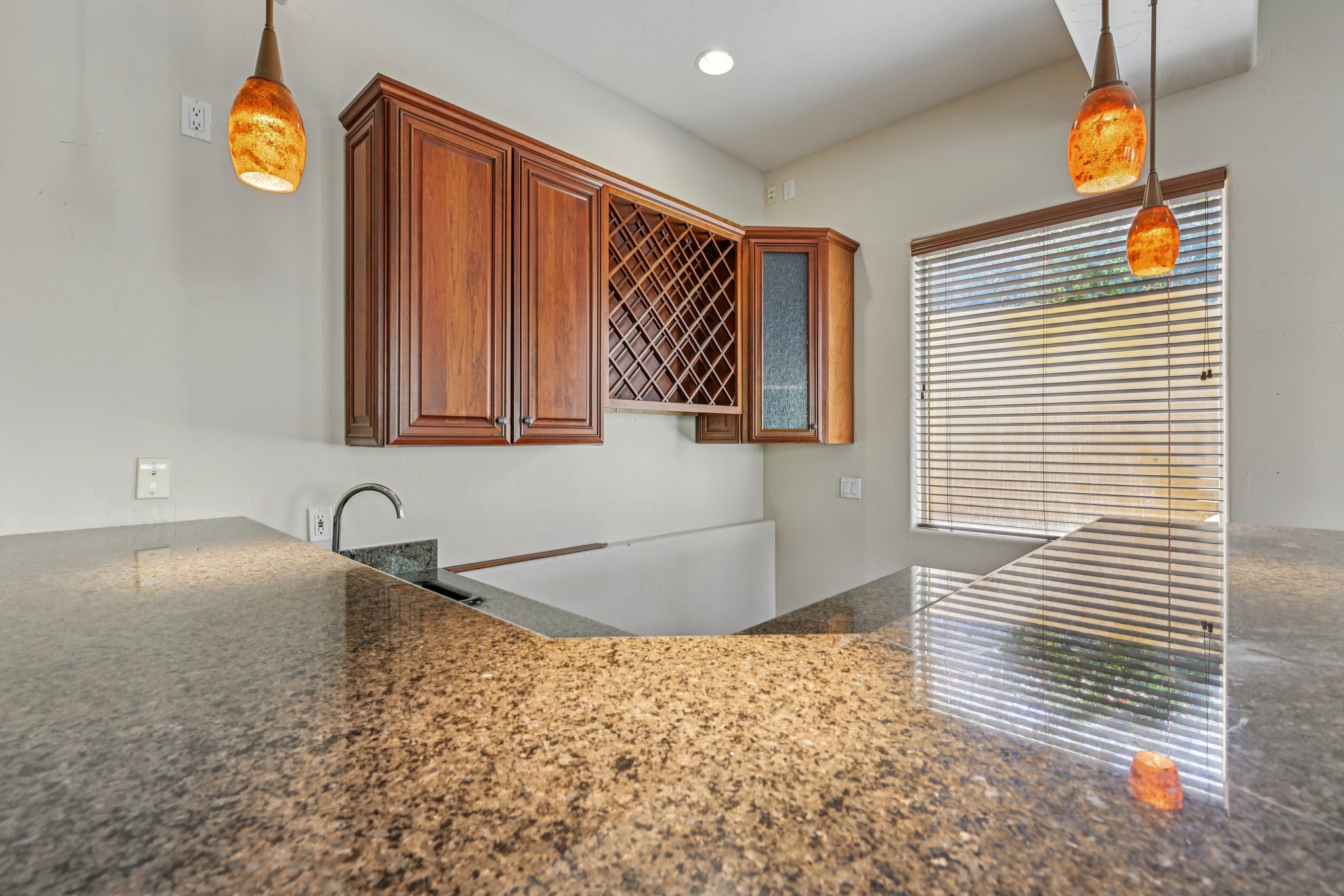 Dibasio Ct-S2603-030.jpg