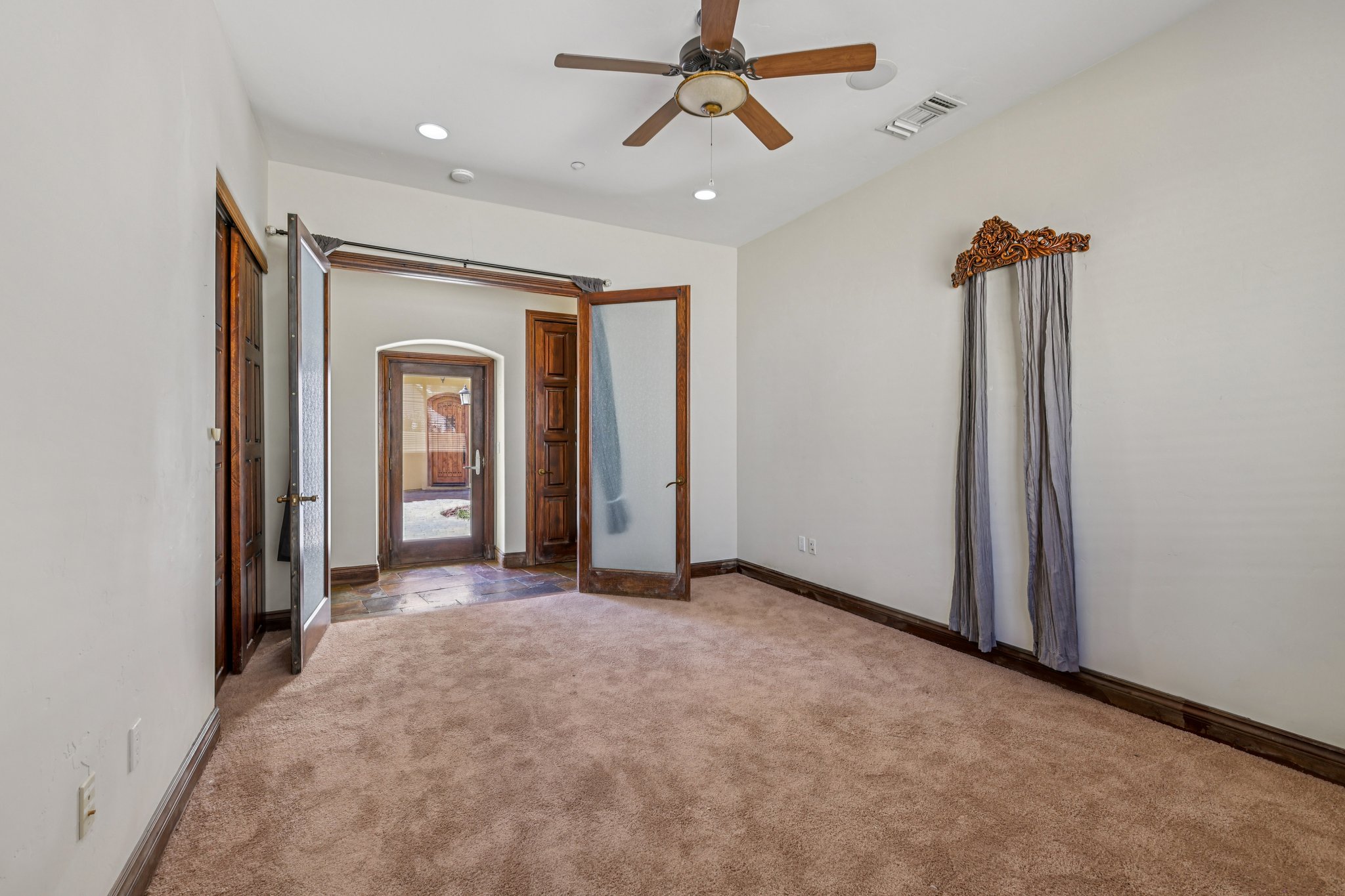 Dibasio Ct-S2603-049.jpg