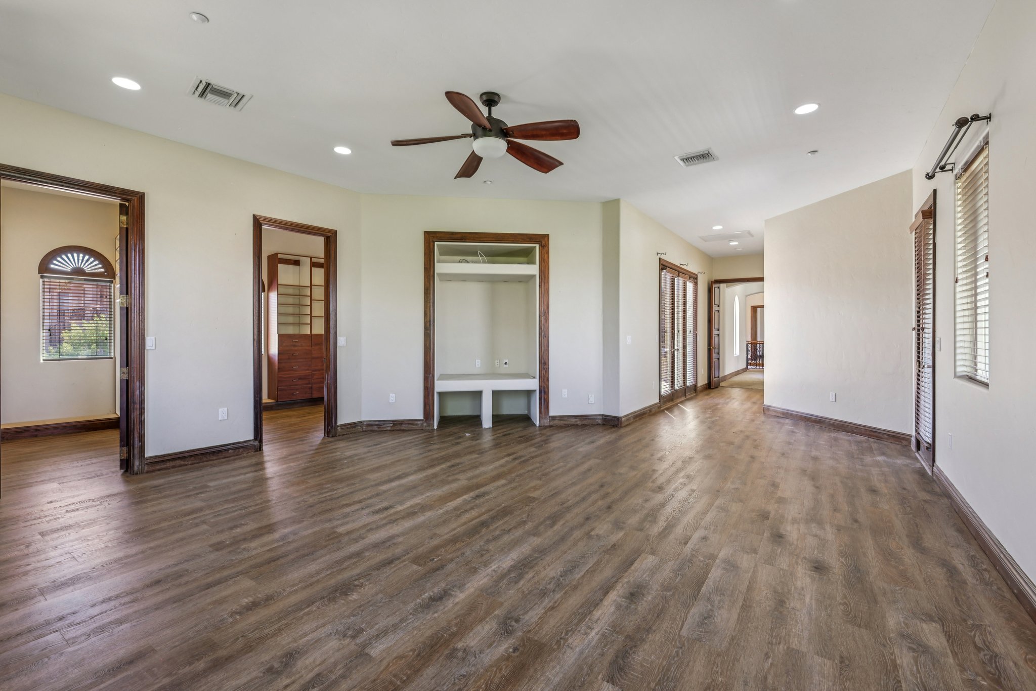 Dibasio Ct-S2603-084.jpg