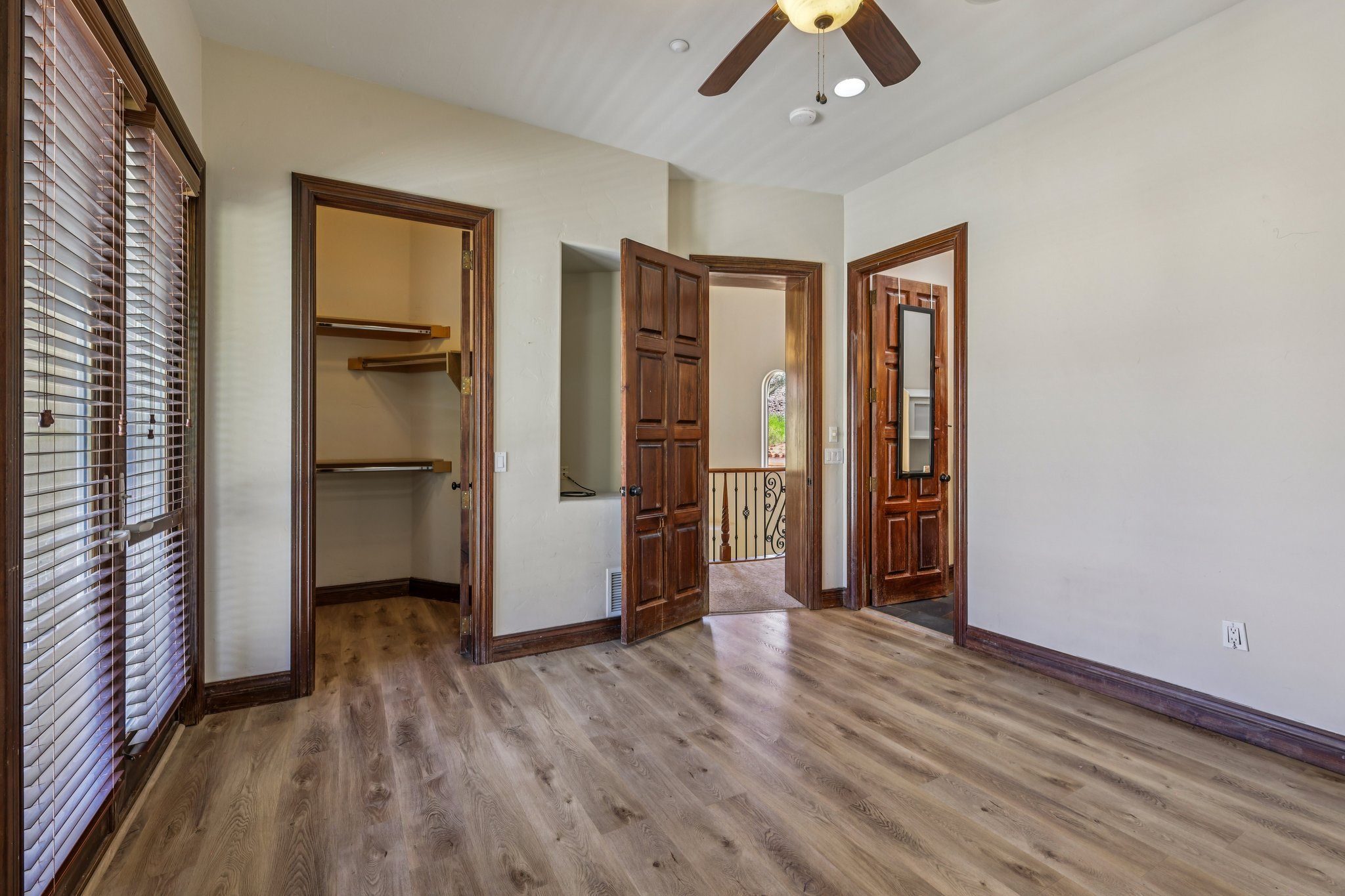 Dibasio Ct-S2603-103.jpg