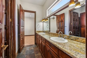 Dibasio Ct-S2603-051.jpg