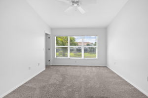 Master Bedroom Ensuite - Lake View