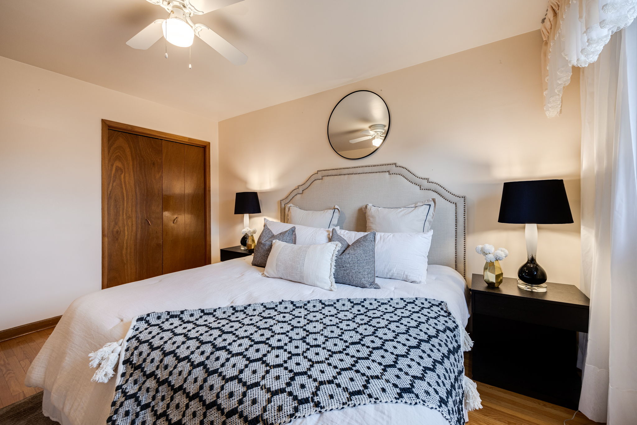 Toronto property showcase — delivered property photograph 24