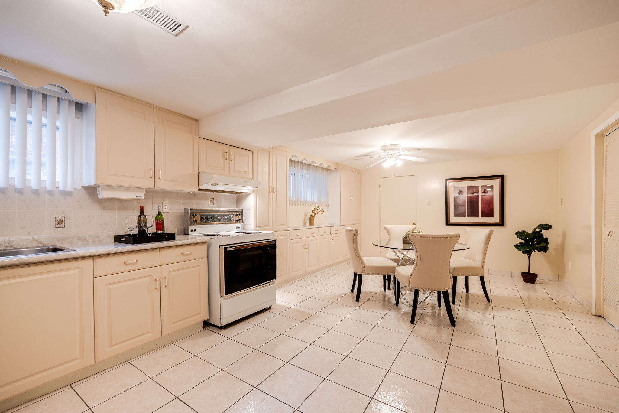 Toronto property showcase — delivered property photograph 28