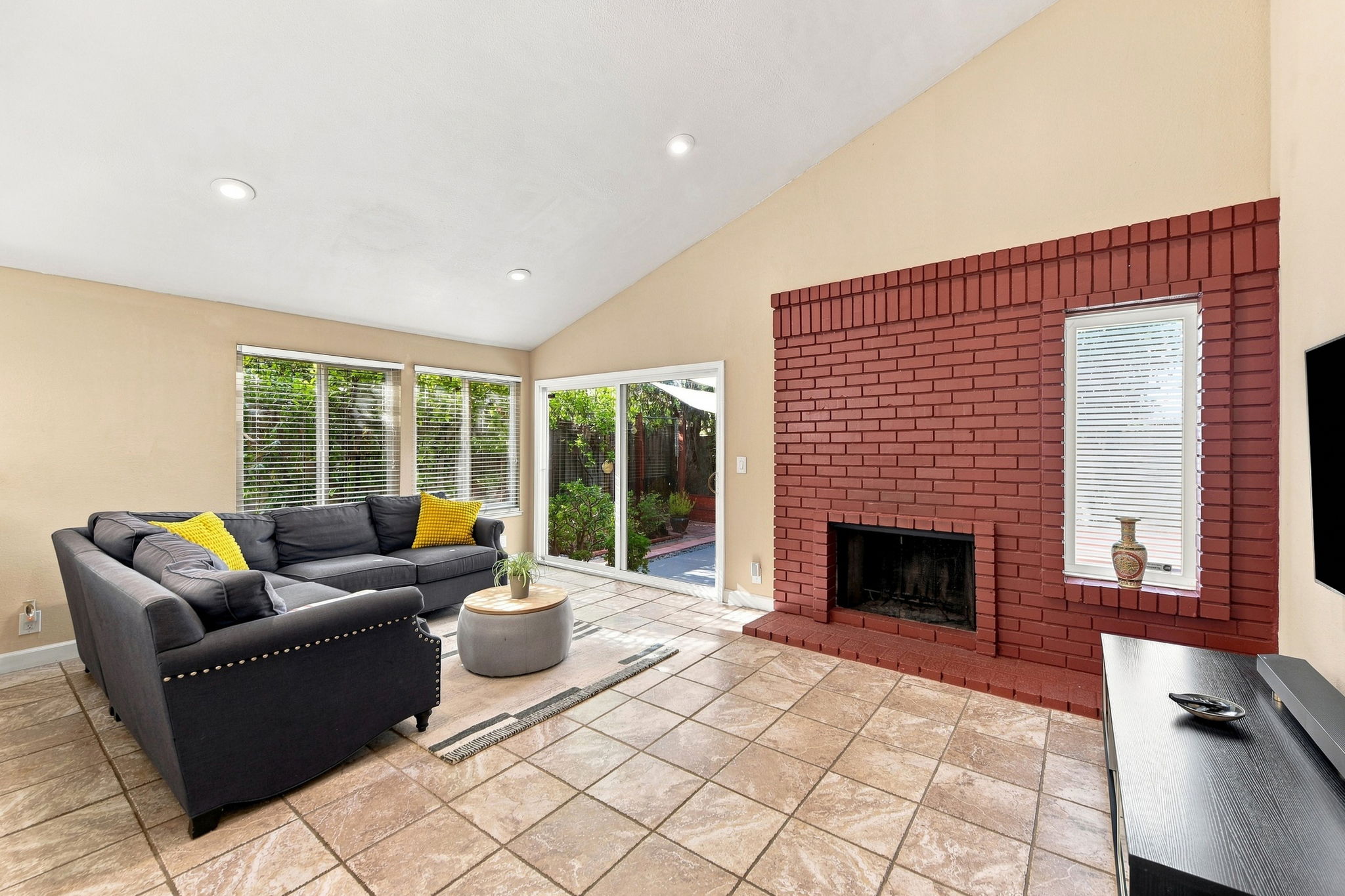 010_F8_767 Portswood Dr