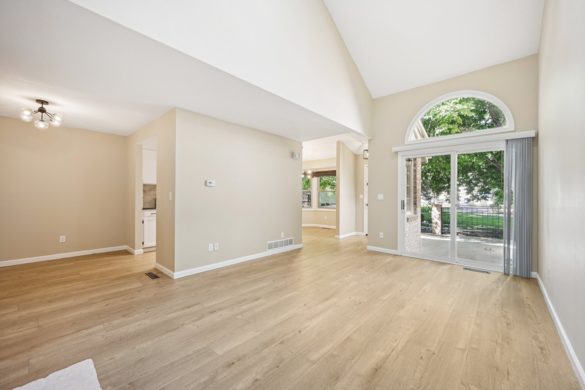 S Cove Cir-016.jpg