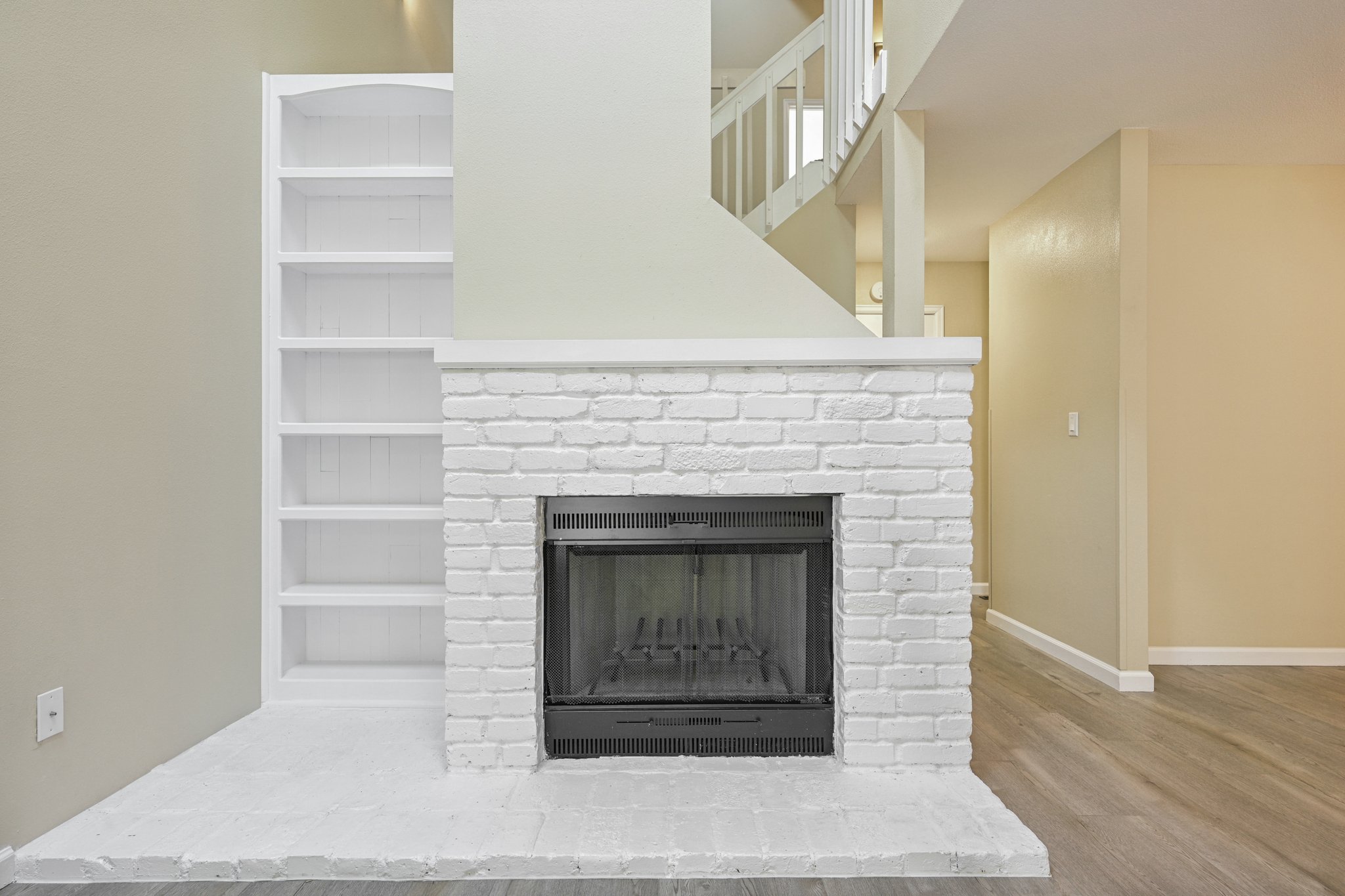 S Cove Cir-019.jpg