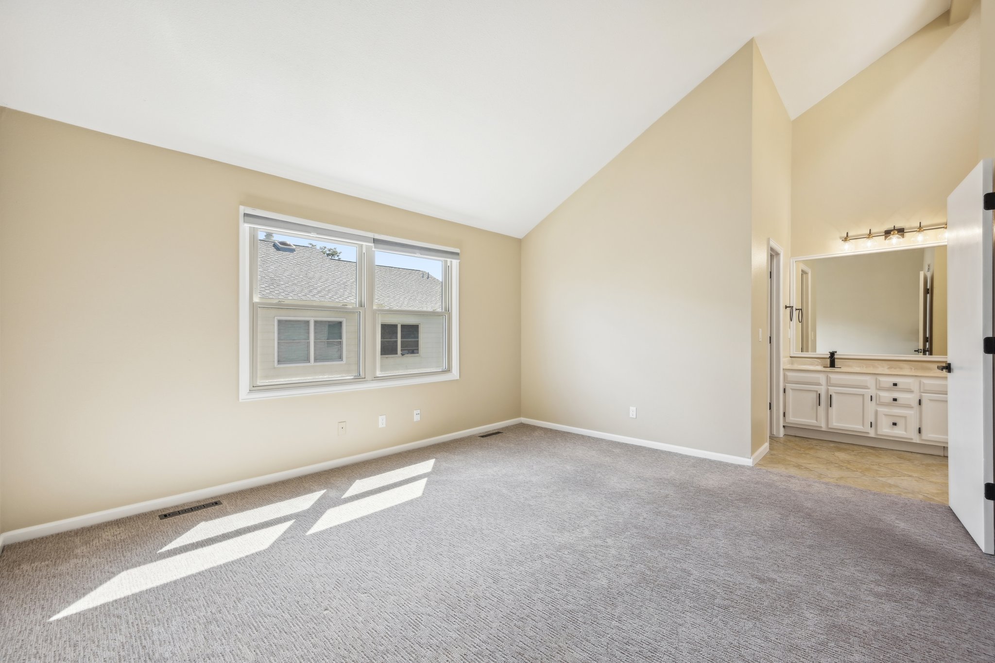 S Cove Cir-032.jpg
