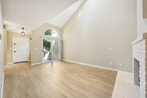 S Cove Cir-015.jpg
