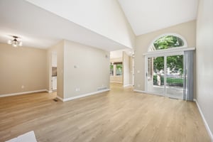 S Cove Cir-016.jpg