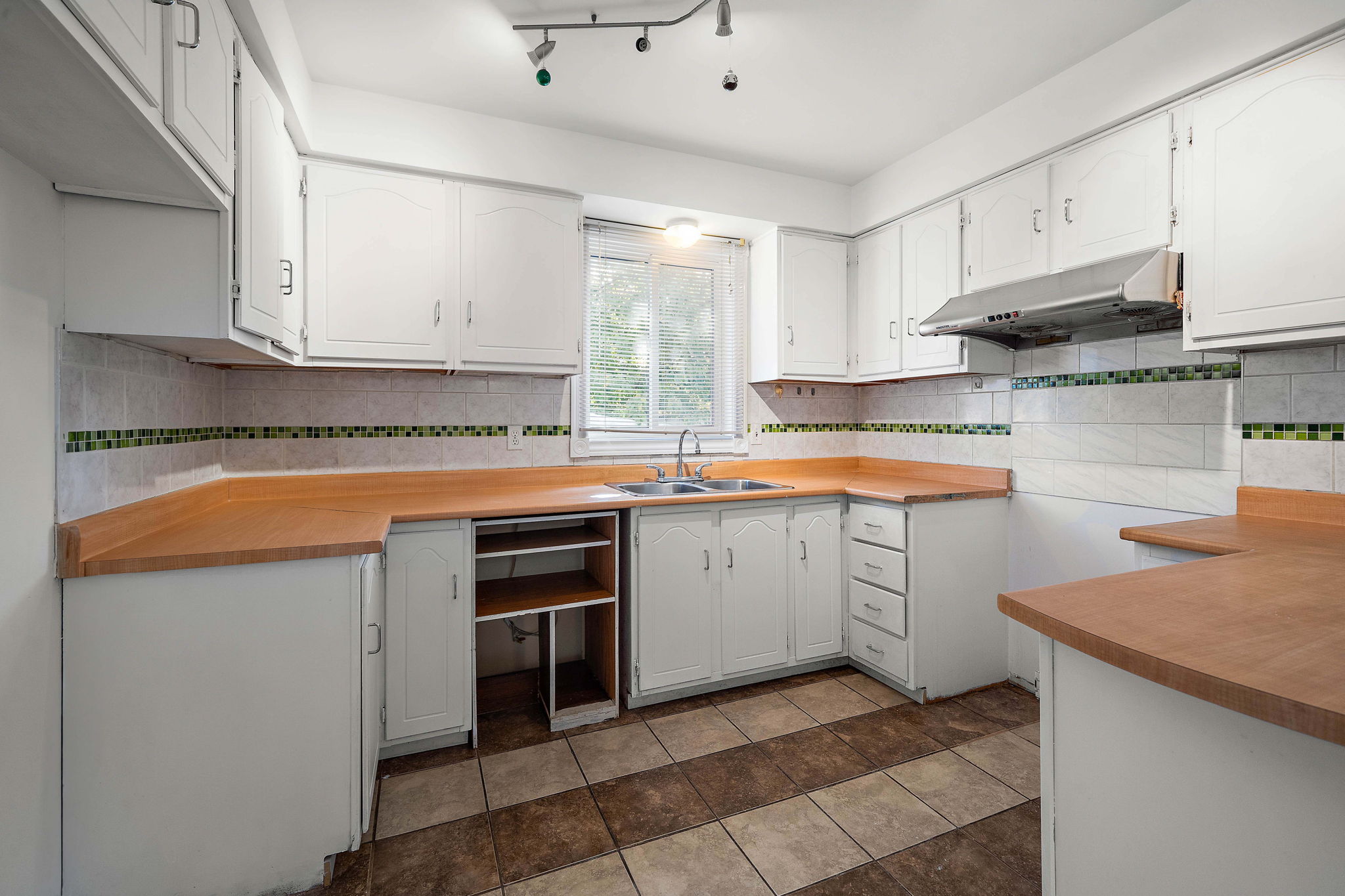 7673 Pl. Trahan, Brossard, QC J4W 3E5 Montreal Real Estate Photography