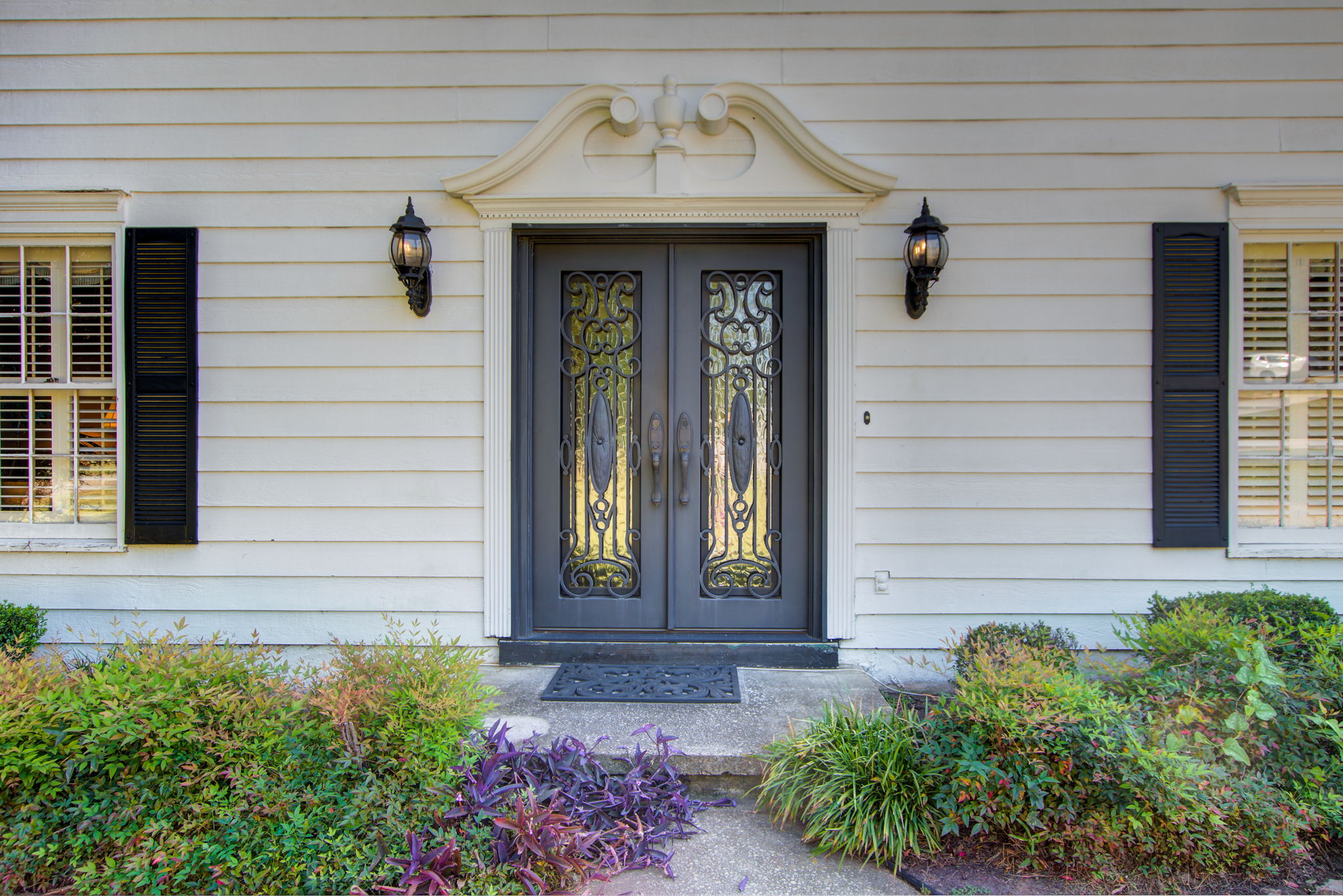 2 Ext Front Porch Entry Detail