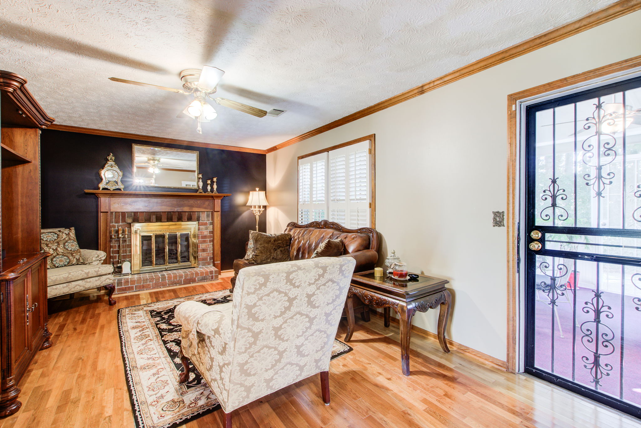 14 Family Room A w Sunporch Access