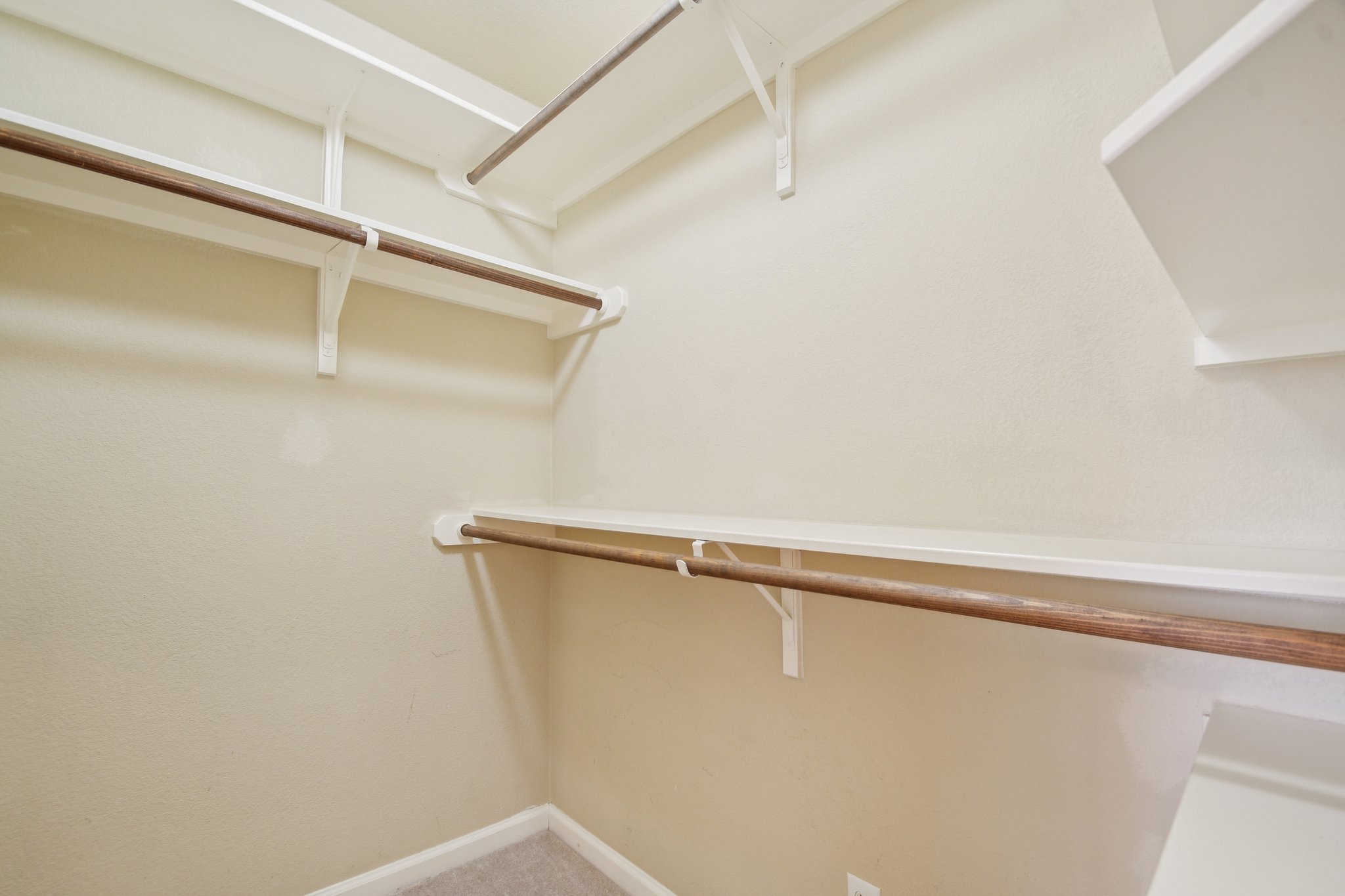 Northcross Dr 329-S0909-014.jpg