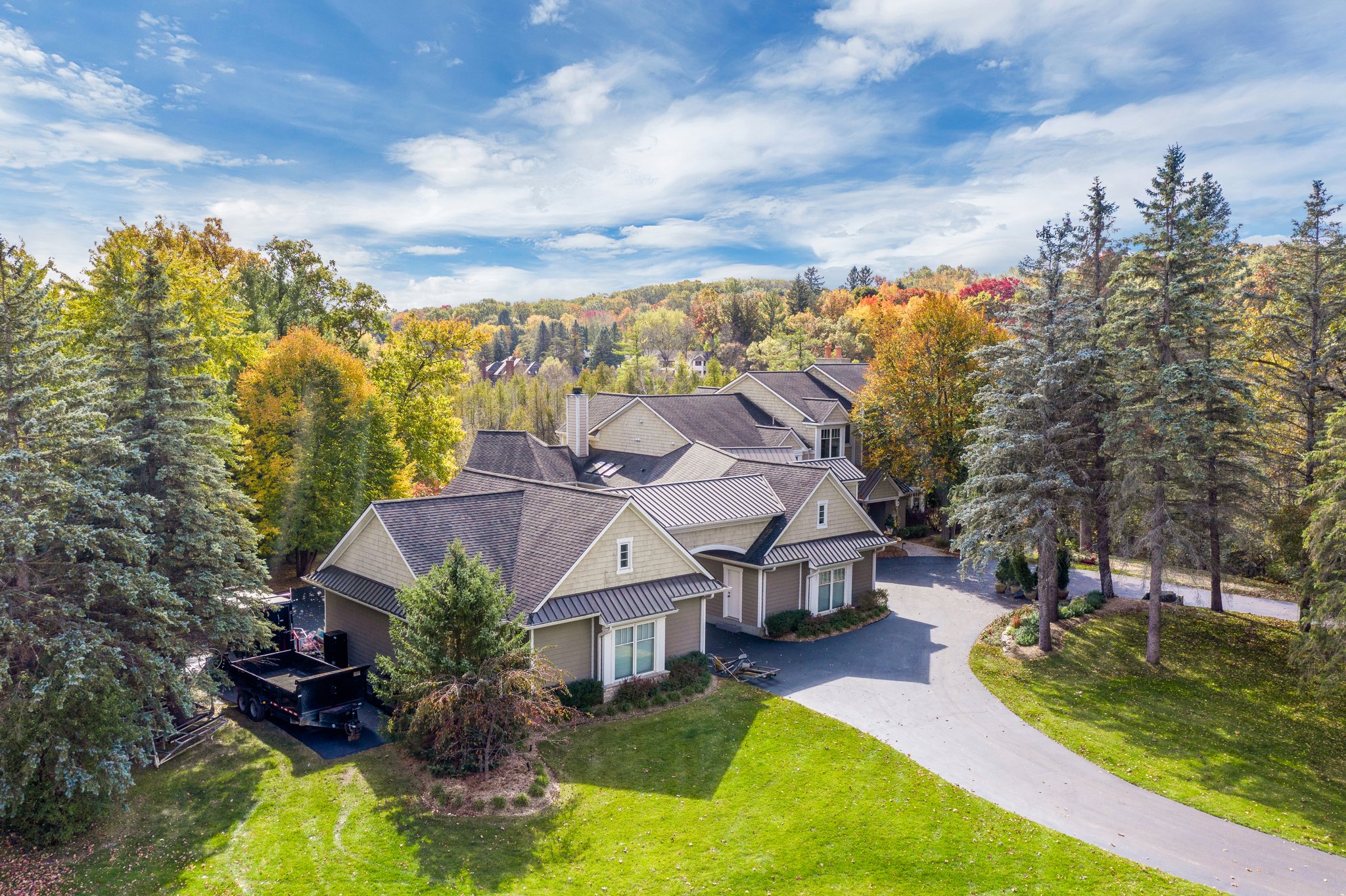  7689 Deerhill Dr, Clarkston, MI 48346, US Photo 1