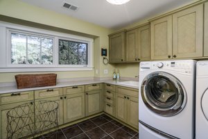  7689 Deerhill Dr, Clarkston, MI 48346, US Photo 14