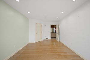  Photo 51