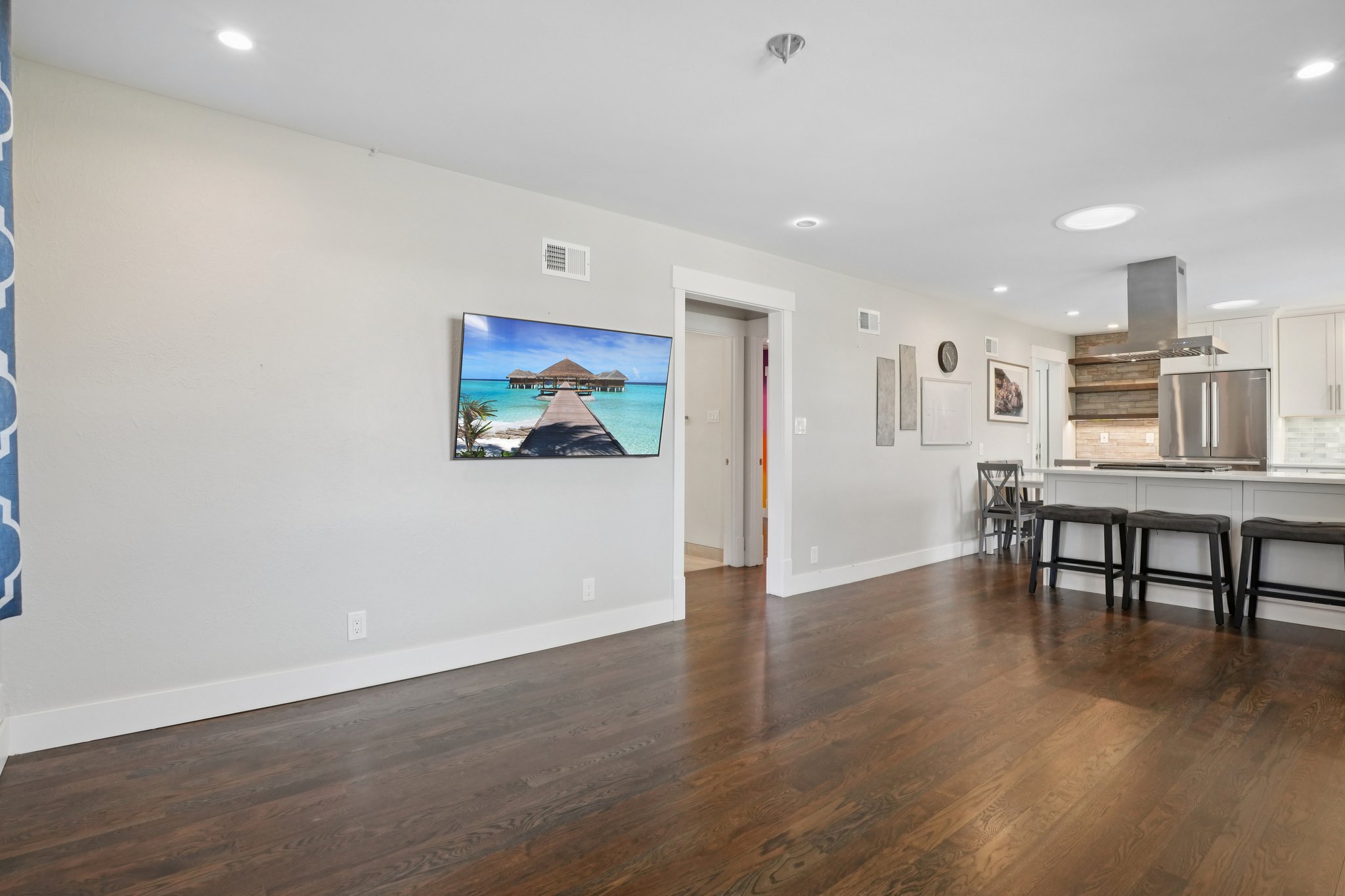 King St-S2201-009.jpg