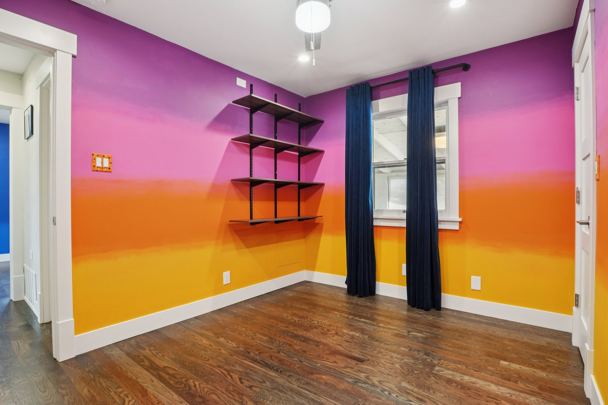 King St-S2201-025.jpg