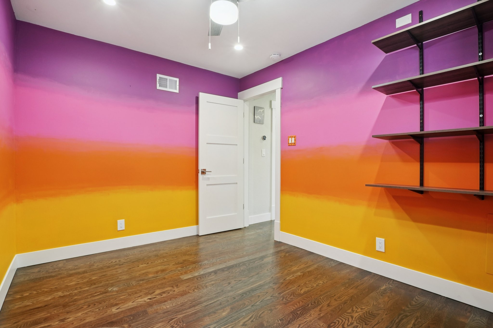 King St-S2201-026.jpg