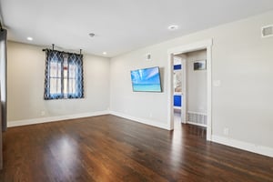 King St-S2201-007.jpg