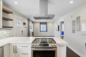 King St-S2201-015.jpg